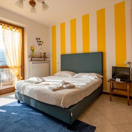 Happy Guest Apartments - Lake Panorama & Pool Riva di Solto Εξωτερικό φωτογραφία